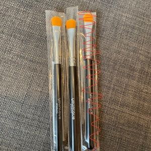 Younique cream shadow brush